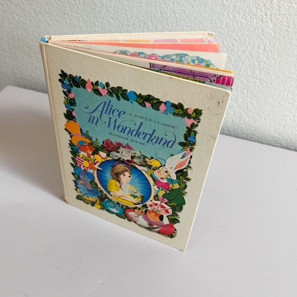 Rare vintage Alice in Wonderland: A Pop-Up Classic Hardcover book 1st edition - Picture 2 of 16